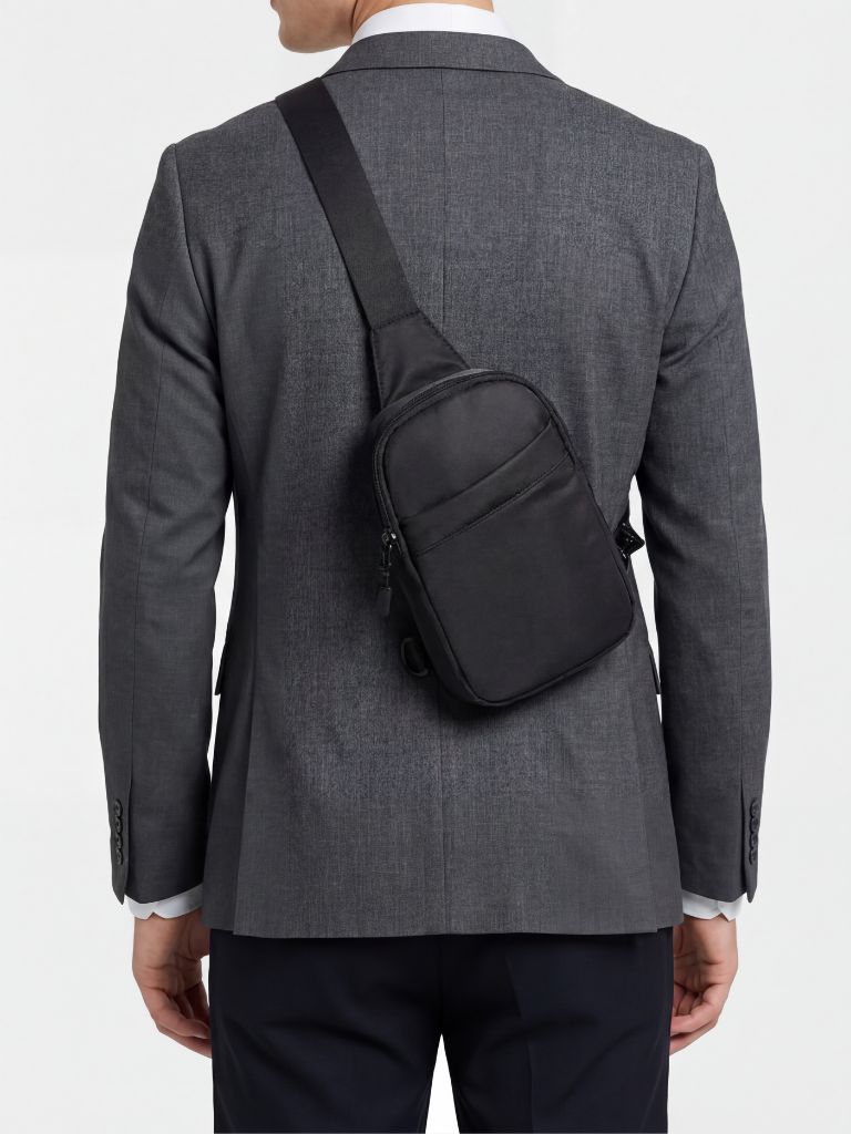 Small Essential Chest Bag - Areistore