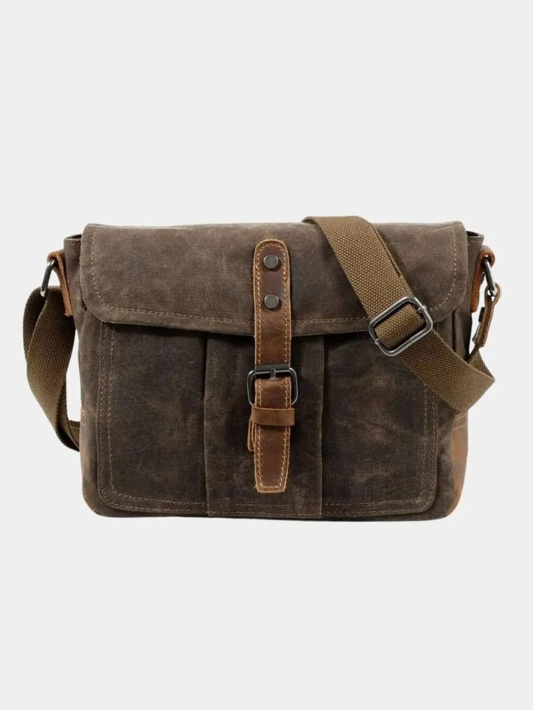 https://cdn.shopify.com/s/files/1/0713/1050/8289/files/balmoral-courier-transversal-bag-cross-crown-122006.jpg?v=1748047306