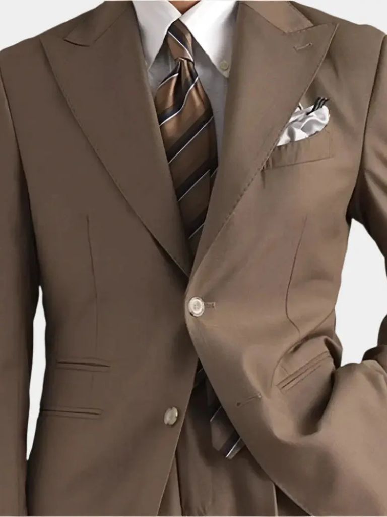 https://cdn.shopify.com/s/files/1/0713/1050/8289/files/business-minimalist-blazers-cross-crown-306181.jpg?v=1754369363