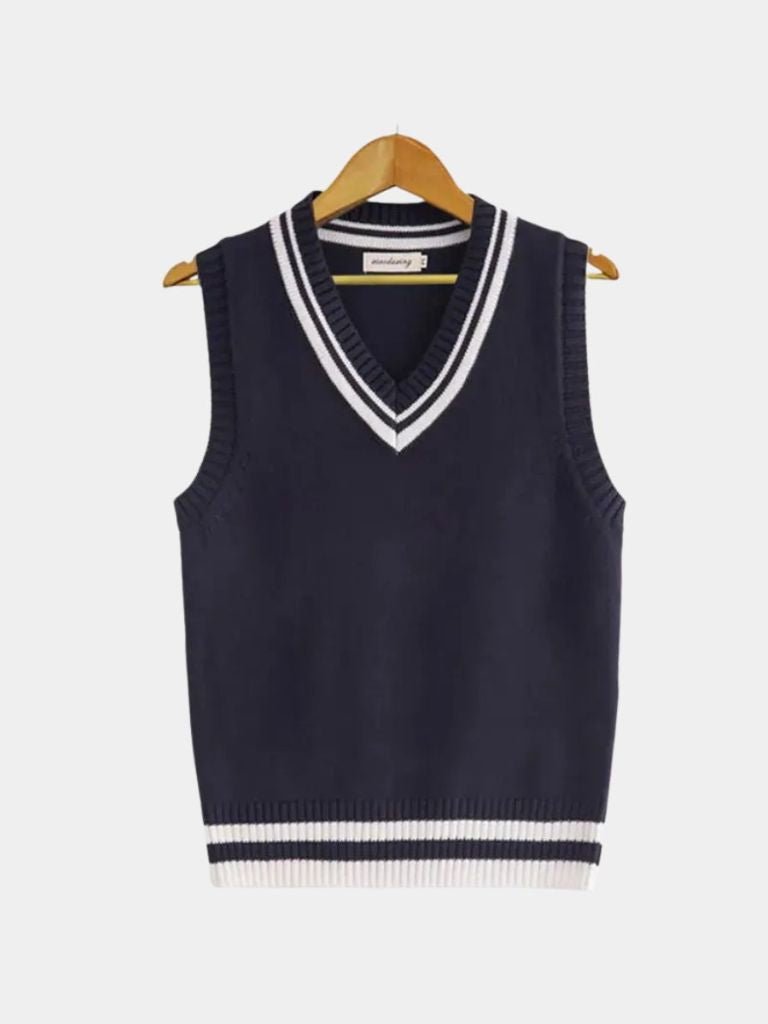 https://cdn.shopify.com/s/files/1/0713/1050/8289/files/old-money-essential-knit-vest-cross-crown-446412.jpg?v=1771872473