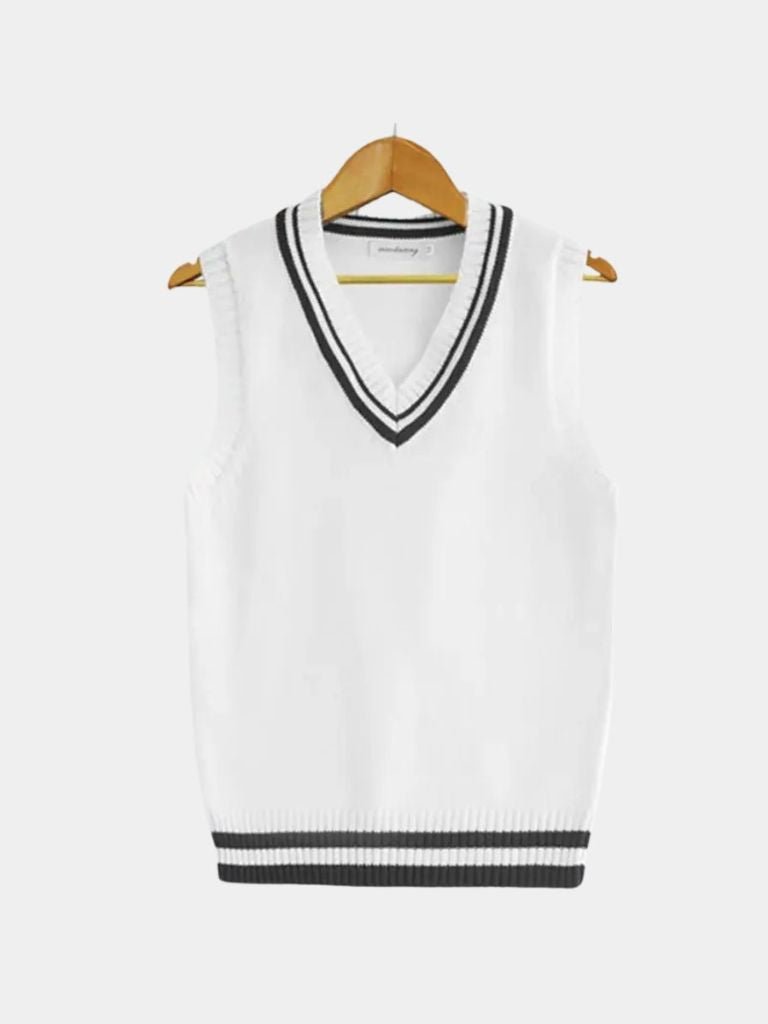 https://cdn.shopify.com/s/files/1/0713/1050/8289/files/old-money-essential-knit-vest-cross-crown-812594.jpg?v=1767643024